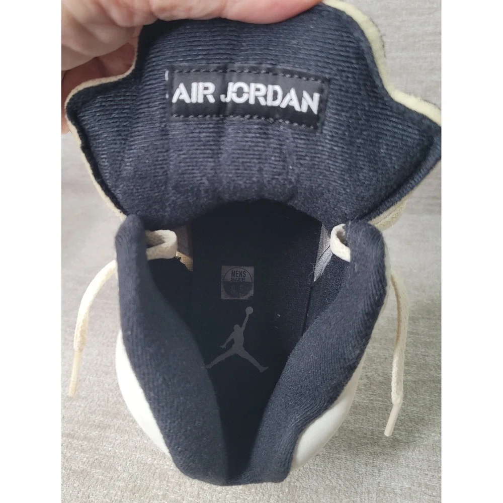 Jordan retro se